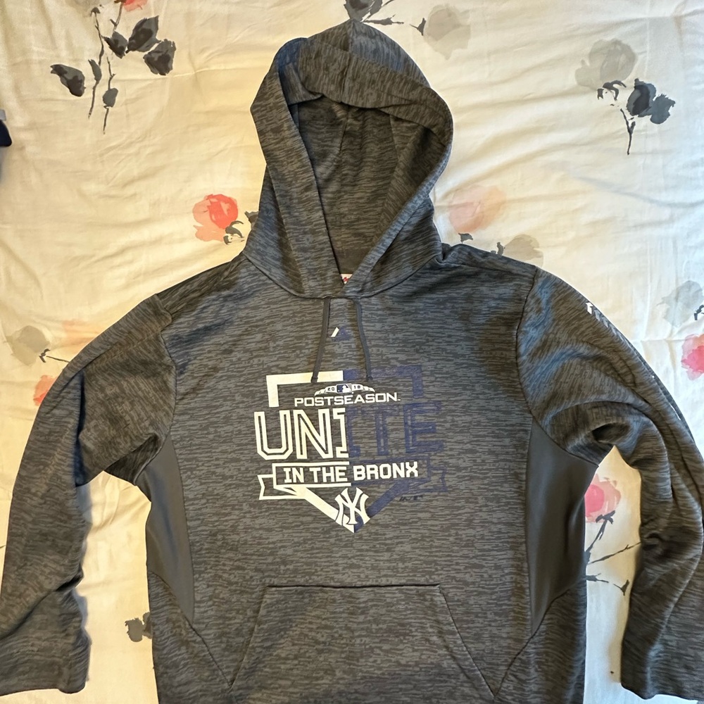Majestic New York Yankees Men's 2018 Postseason Hoodie